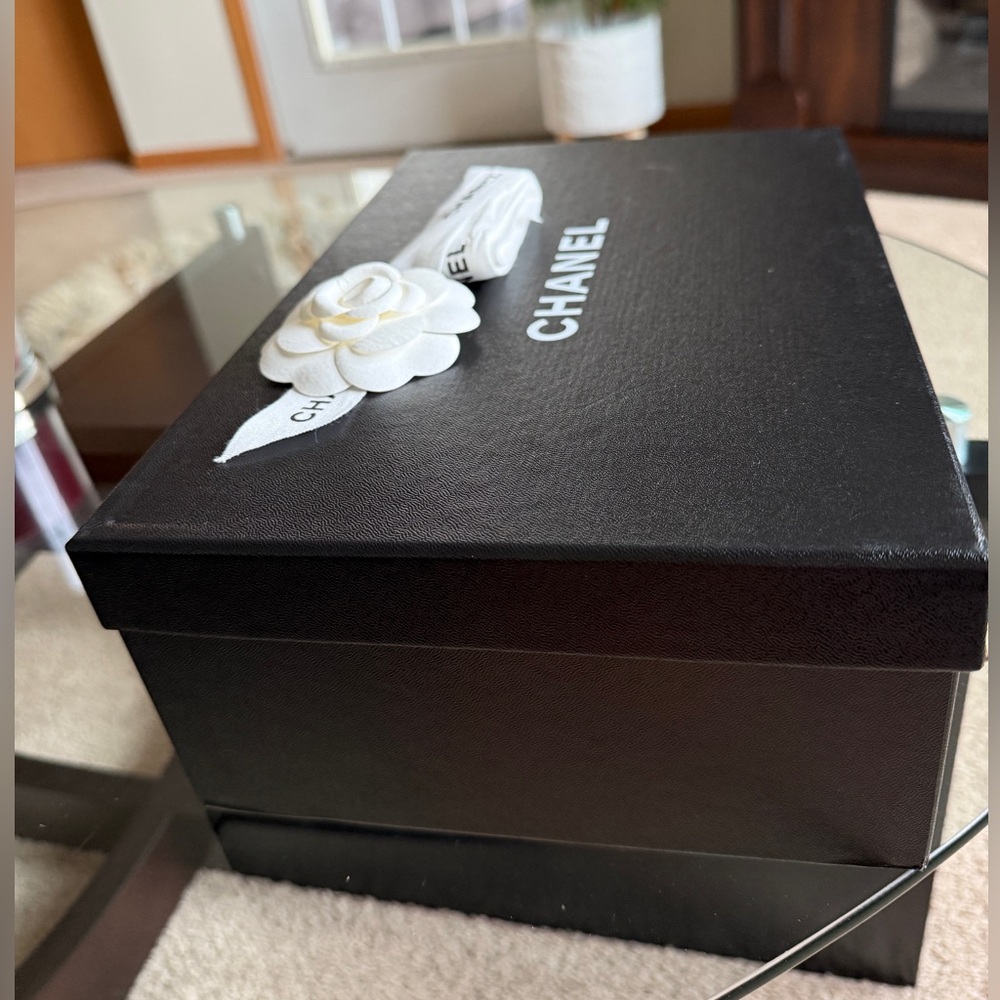 Beautiful Chanel box - Picture 3 of 7